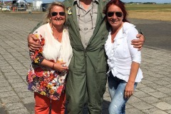 Lady Bush Pilot - Neighbors Trip