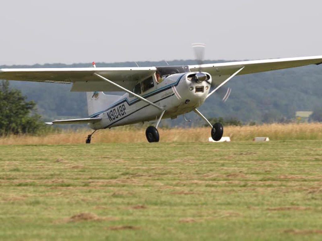 Cessna 180 n9940n